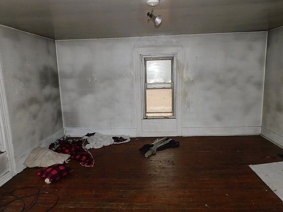 4th image of 2306 N Main St