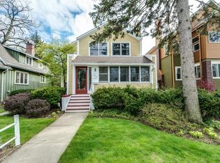 2004 Isabella St, Evanston, IL 60201