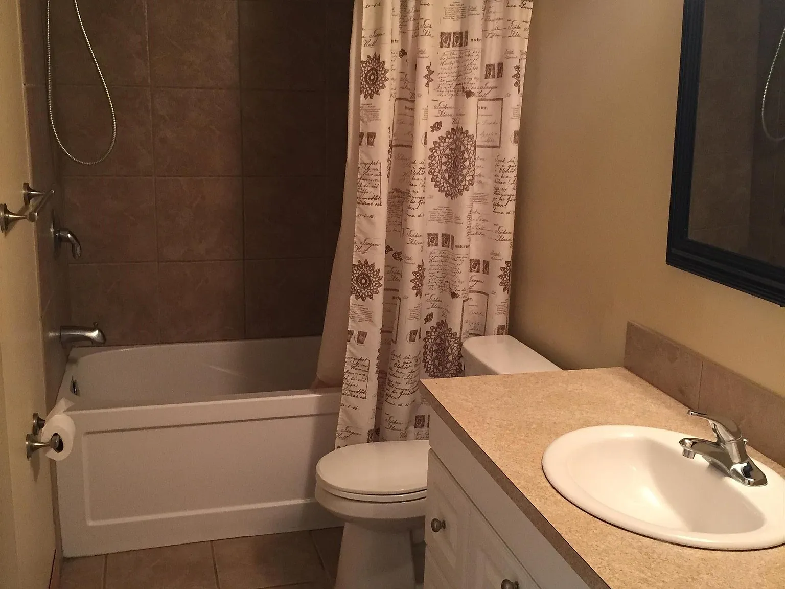 4914 Shannon Drive Olds — Photo 2