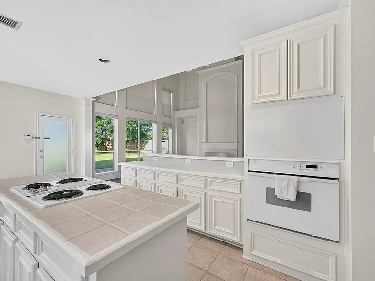 1727 Emma Cove Ct — Photo 11