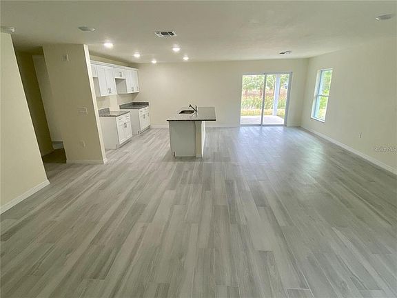 5th image of 2643 Orchard Cir