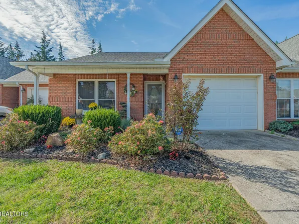 2911 Dominion Dr, Maryville, TN 37803