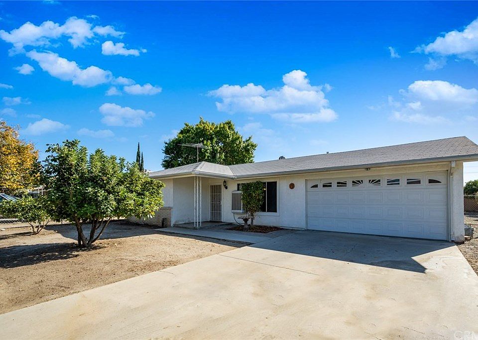 1st image of 41289 Sequoia Ln