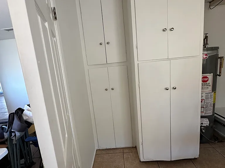 Laundry room with hookups