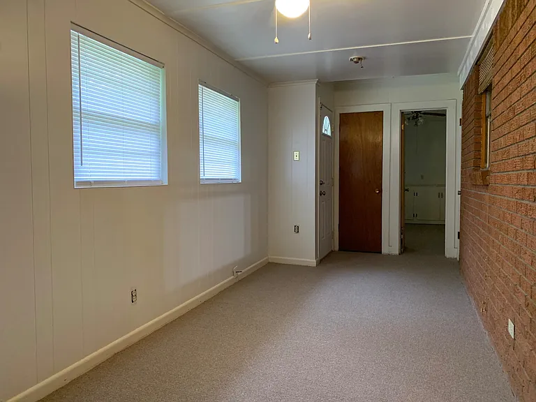 4511 Greenway Dr — Photo 6