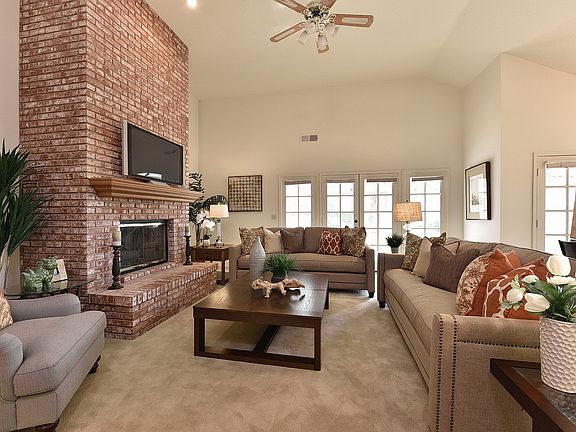 5th image of 1122 Englewild Dr