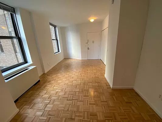 1st image of 102 Greenwich St #10A