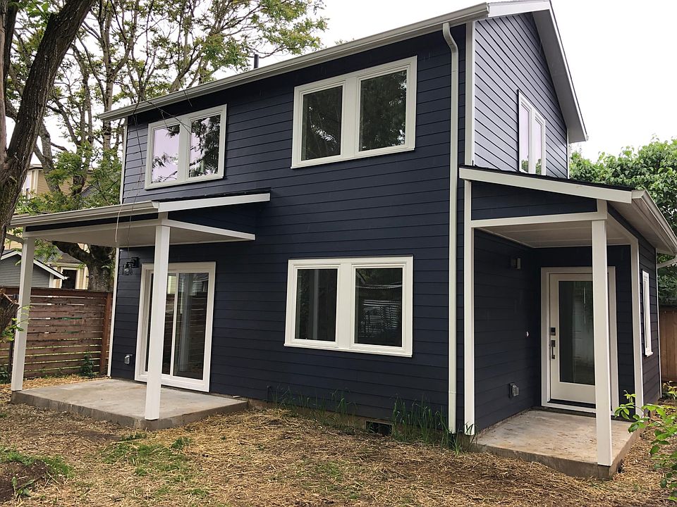 ADU designed by Mitchell Snyder Architecture and built by Roost Homes for low carbon footprint and no VOCs for healthy indoor air quality. House was on the Portland 2020 ADU tour.