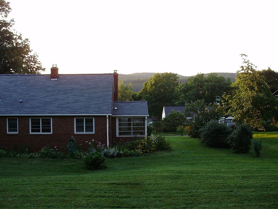 2nd image of 411 Hillside Dr