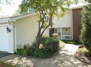 30W335 Pinehurst Dr, Naperville, IL 60563