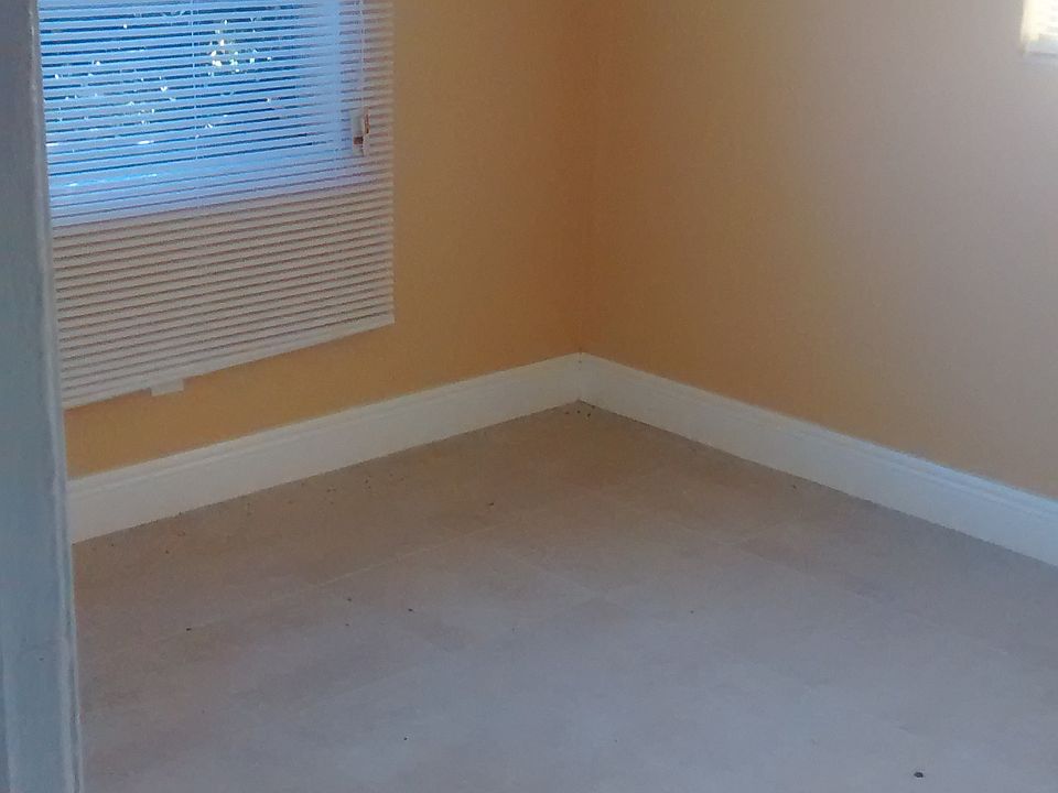 1st image of 1602 SE 12th Pl