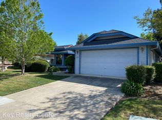 5010 Laguna Park Dr, Elk Grove, CA 95758