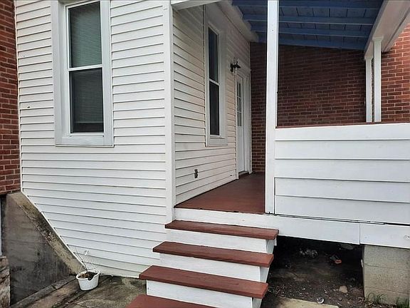 2nd image of 230 W 4th Ave