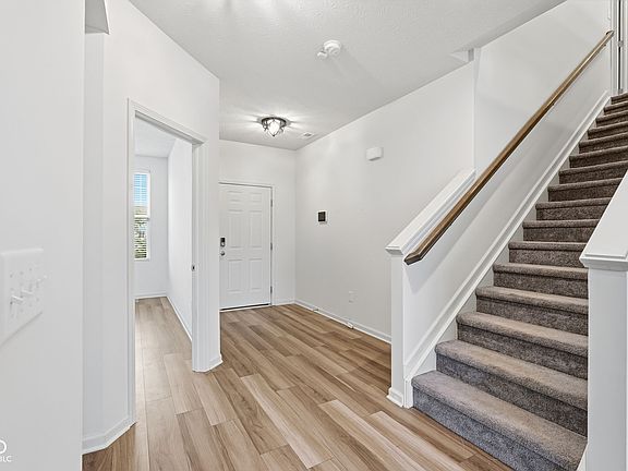 5th image of 4073 Lotus St