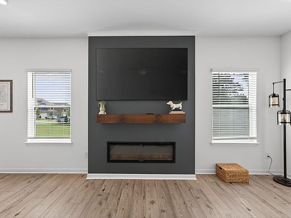 5th image of 124 Gatwick Dr