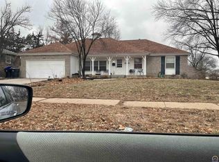 1800 SW 32nd St, Topeka, KS 66611