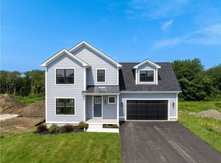 379 Freedom Trail Dr, Portsmouth, RI 02871