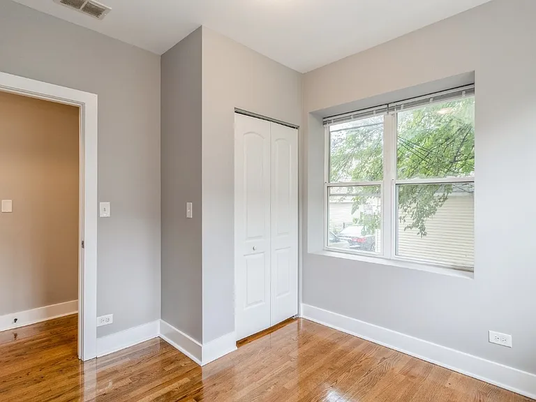 5437 W Monroe St #1 — Photo 11