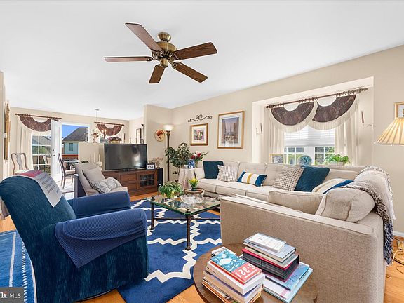 5th image of 478 Amherst Ct
