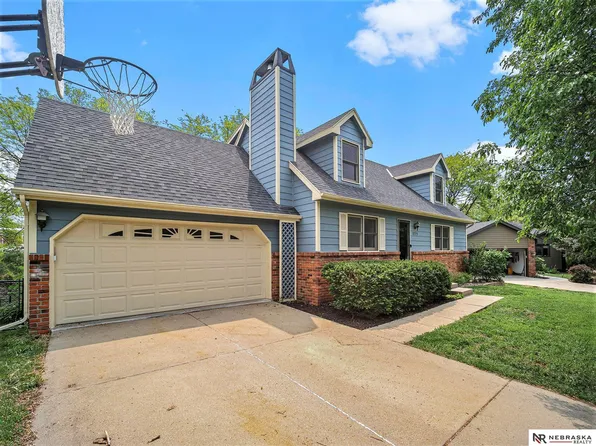 1221 Campfire Cir, Lincoln, NE 68512