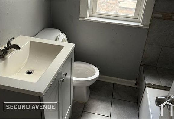 5th image of 9320 S Saginaw Ave