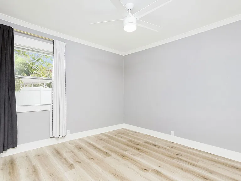 518 E Barkley Ave — Photo 23