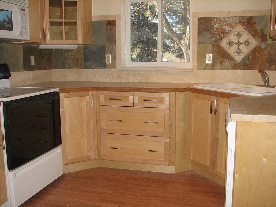 NOTICE THE CUSTOM TILE WORK 