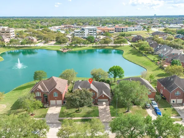 9408 Sundown Dr, Pearland, TX 77584