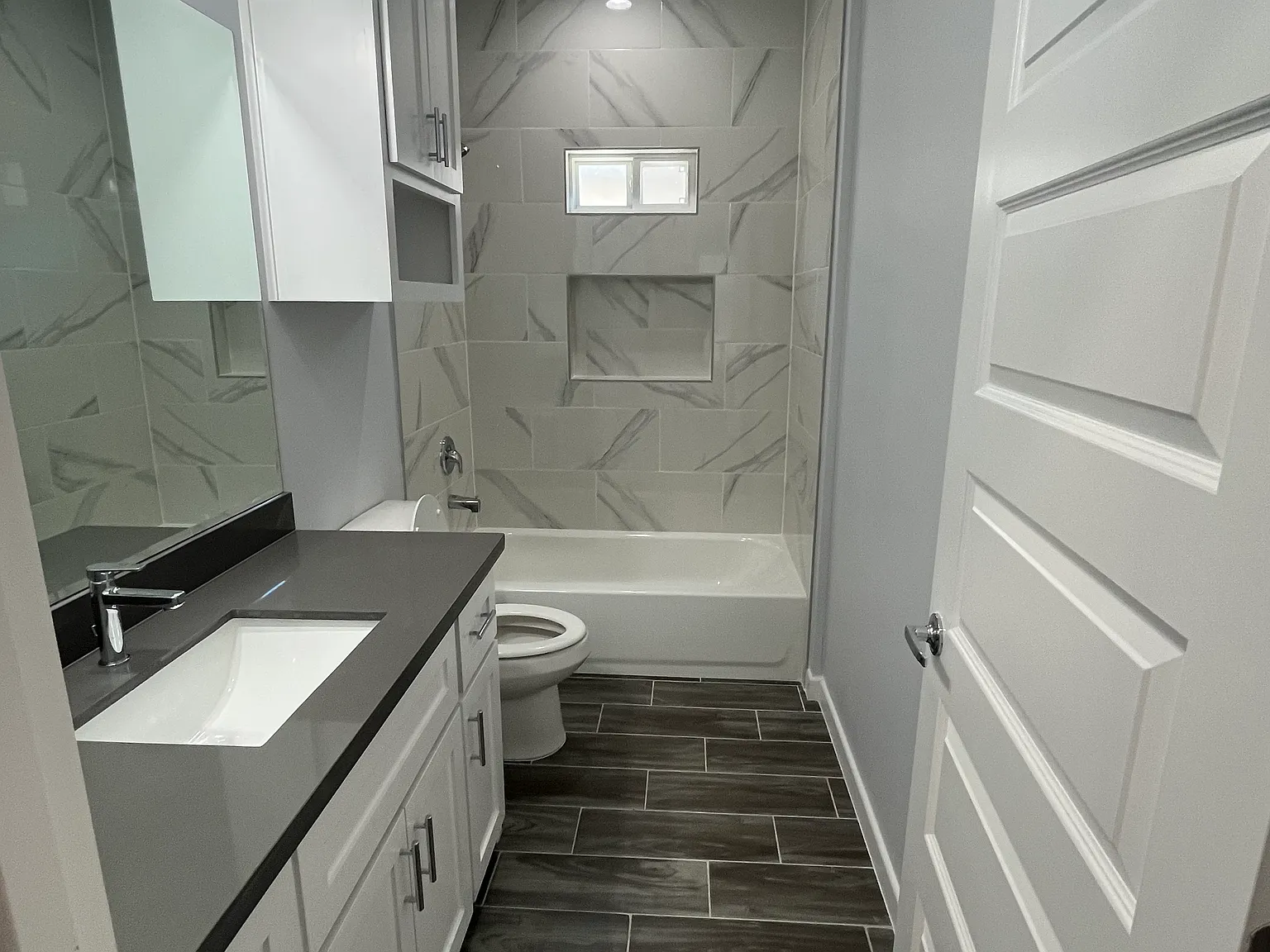 2 bed, 940 sqft, $1,350 — Photo 3