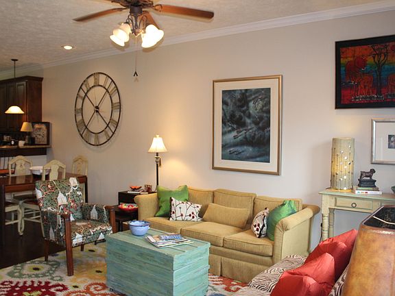2nd image of 101 Leigh Ln APT 32