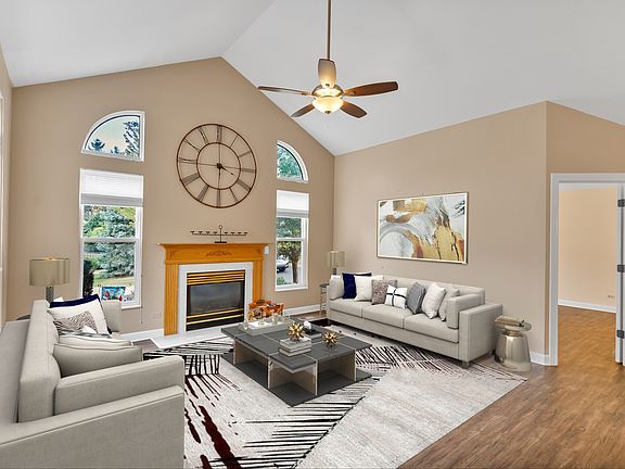 4th image of 158 Canterbury Ct