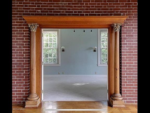 2nd image of 2803 Alta Vista Pl
