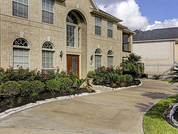 2nd image of 9719 Willowbridge Park Blvd