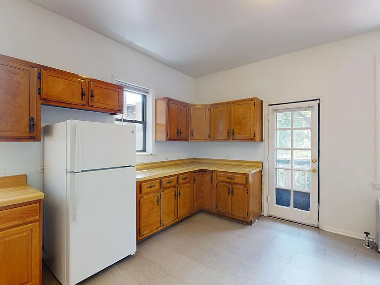 5468-70 S. Hyde Park Boulevard — Photo 12