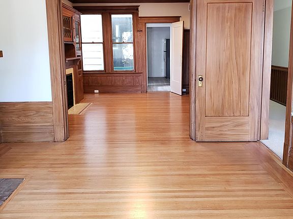 4th image of 208 Ashbury St