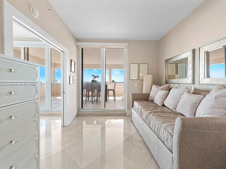 19253 Fisher Island Dr #19253 — Photo 23