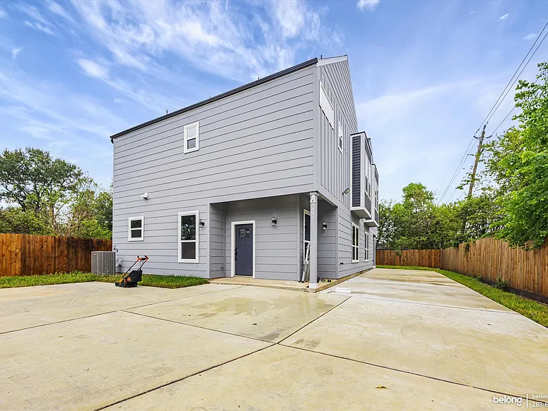 3402 Nathaniel Brown St #B — Photo 4