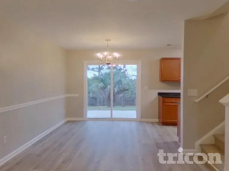 233 Windy Hollow Dr — Photo 4
