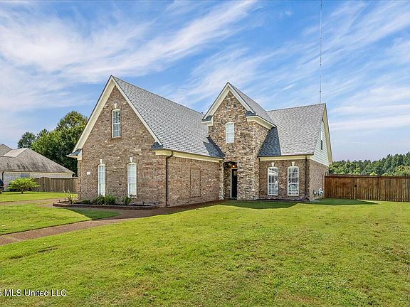 3rd image of 611 Ridge View Dr
