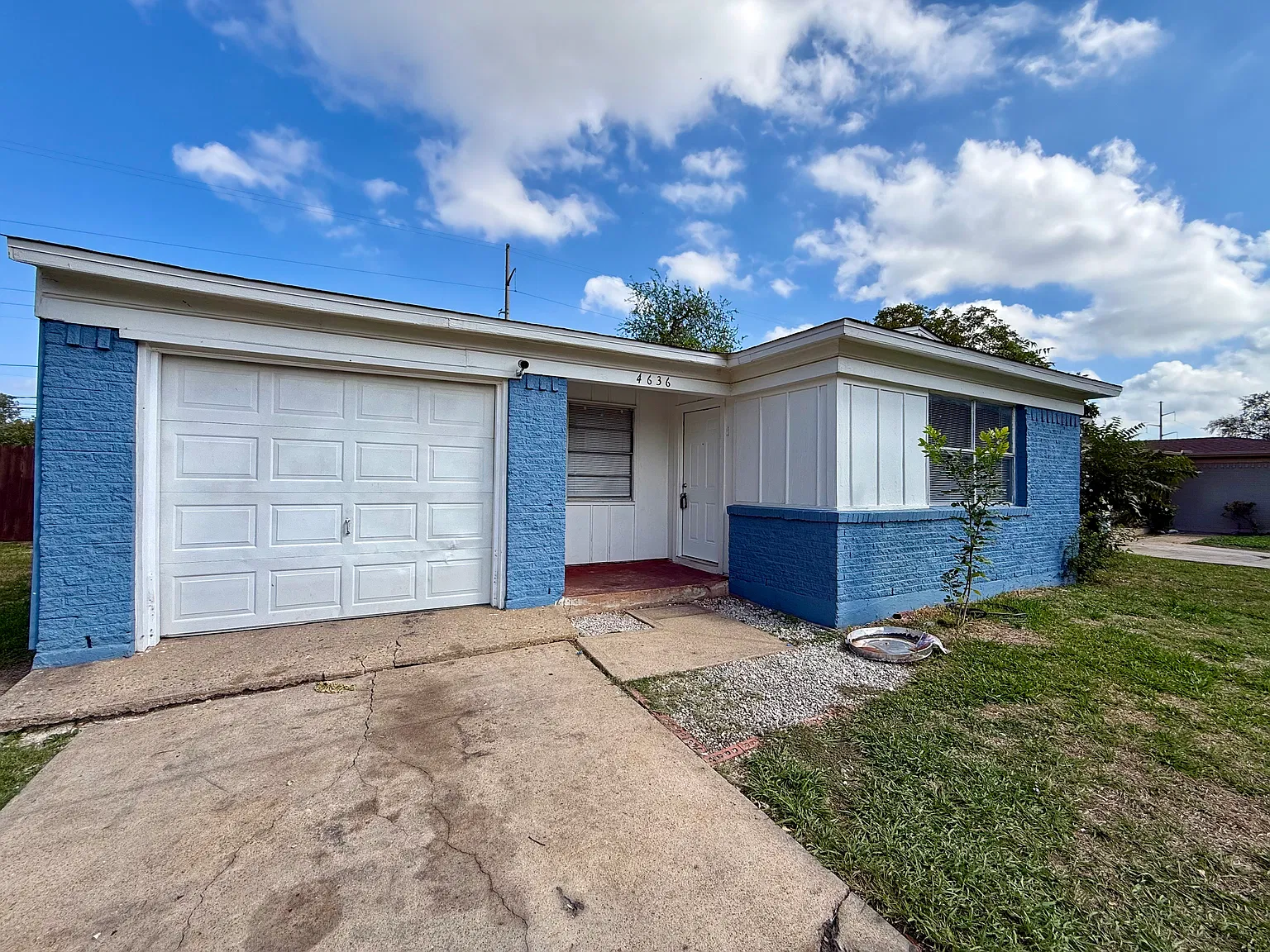 3 bed, 981 sqft, $1,800 — Photo 2