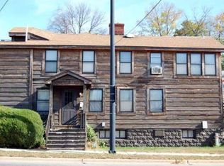 102 E State St, Geneva, IL 60134