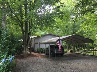 223 Little River Ln, Rabun Gap, GA 30568