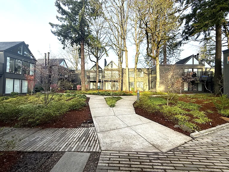 Timberwood Apartments — Photo 10