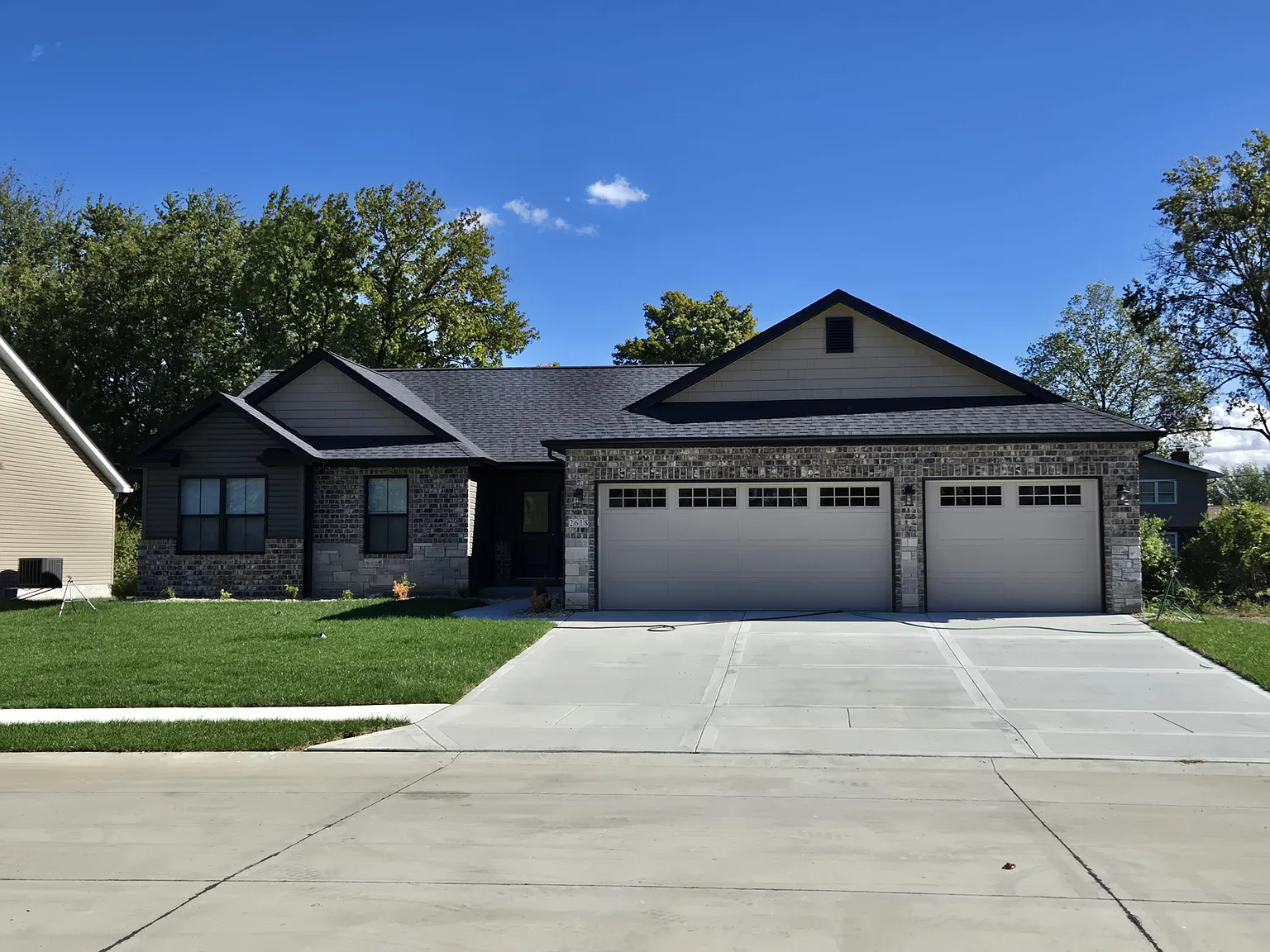 4 bed, 2300 sqft, $2,875 — Photo 1