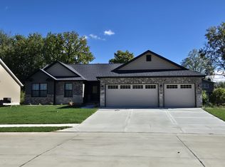 2641 Cherry Farms Dr, Maryville, IL 62062