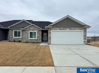 8901 S 42nd St, Lincoln, NE 68516