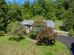 430 Charlestown Rd, Hampton, NJ 08827