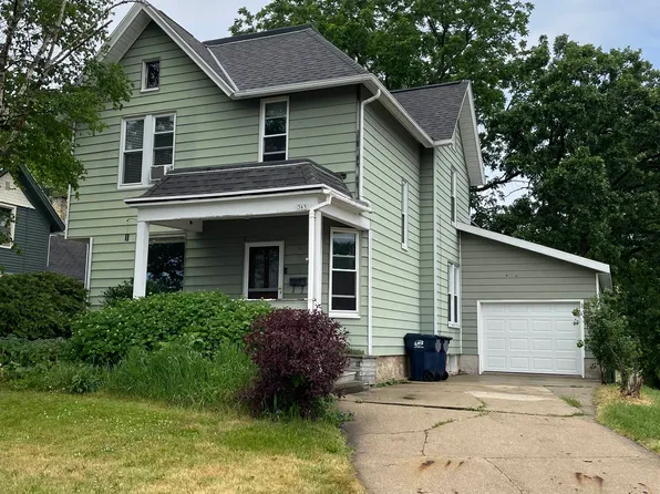 365 S Main St, Juneau, WI 53039