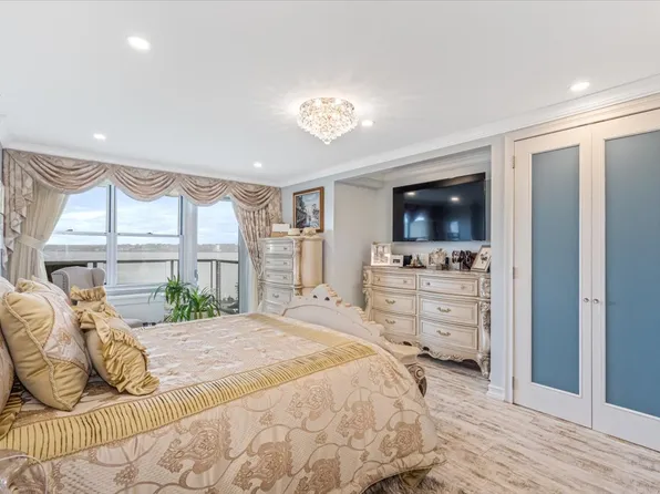 17-85 215th Street image 14 of 41