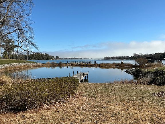 2nd image of 662 Bridge Creek Cir